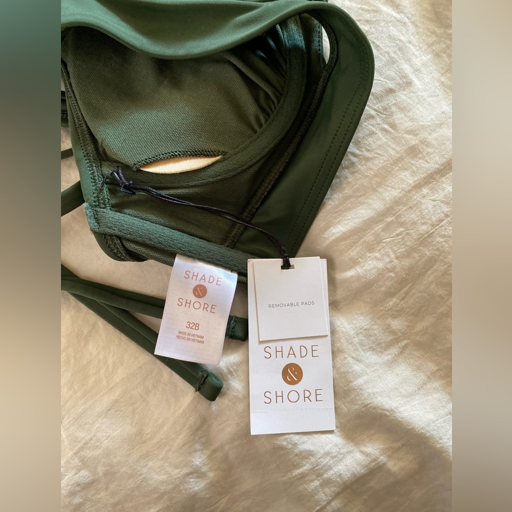 Shade & Shore Green Bra with Adjustable Straps - Picture 4 of 4